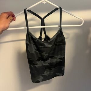 Beyond yoga camo cropped razorback top. Built in bra